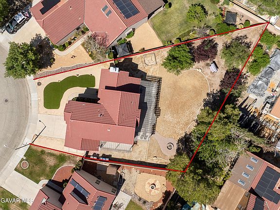 3rd image of 2543 Lawrence Ave