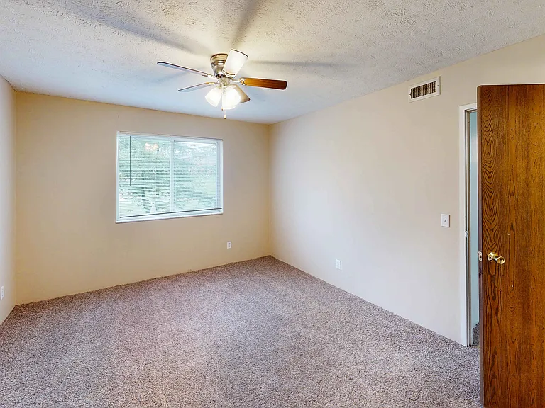 Quail Meadow Apartments — Photo 37