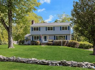 1090 Galloping Hill Rd, Fairfield, CT 06824