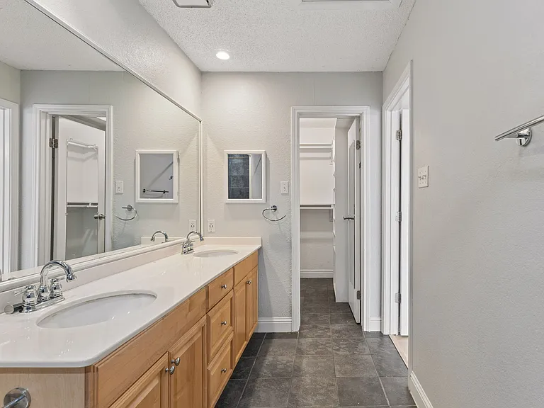 253 Teakwood Ln — Photo 21