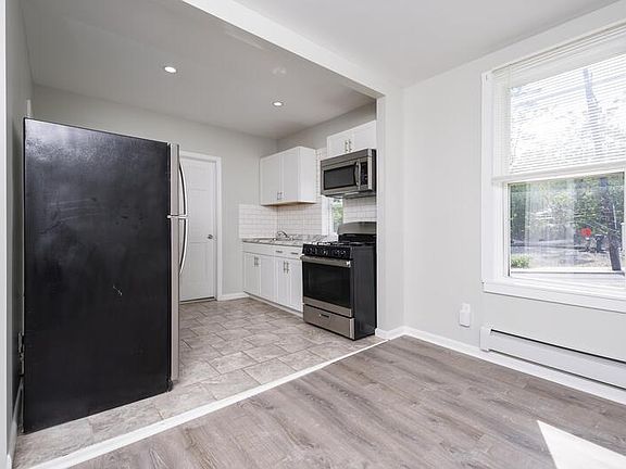 4th image of 338 Saratoga St #2