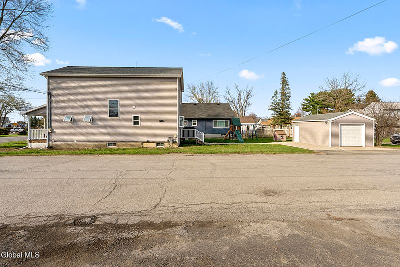 5th image of 3096 Guilderland Avenue