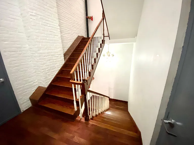 439 N 13th St #3C — Photo 17