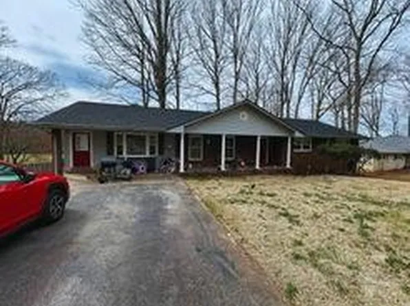 281 Ridgeway Cir, Cornelia, GA 30531