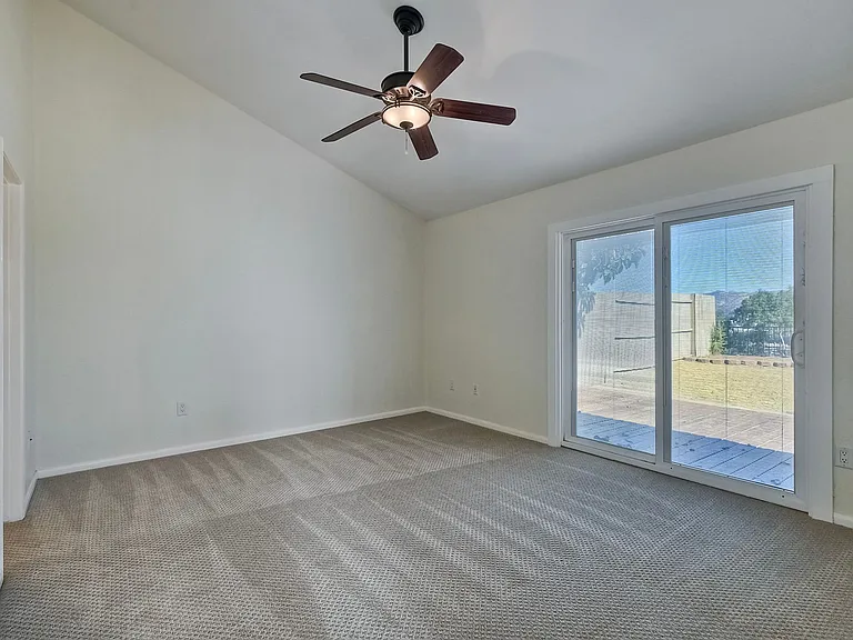 1252 Soria Gln — Photo 19