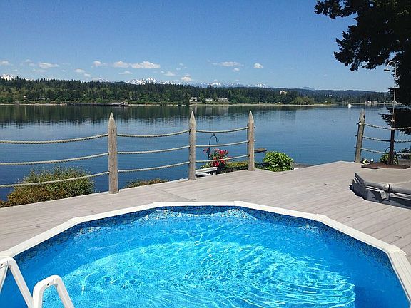 3rd image of 2415 Marine Dr