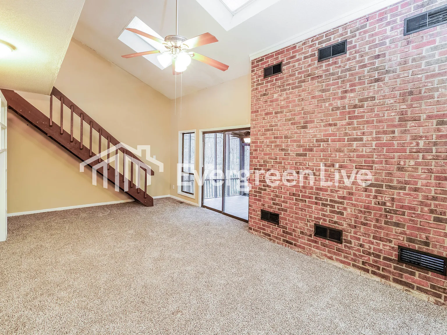 3 bed, 2.0 bath, 1400 sqft, $1,645 — Photo 3