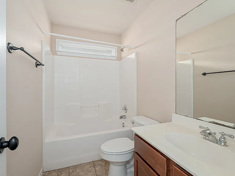 11152 Seguin Dr — Photo 18
