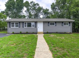 32 Goldweber Ave, Jackson, NJ 08527