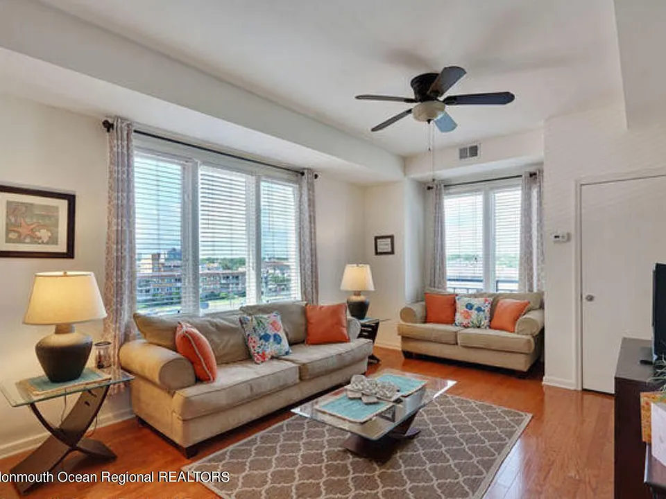 1501 Ocean Ave #2413