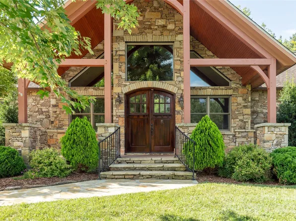 32 Pine Acre Blvd, Asheville, NC 28804