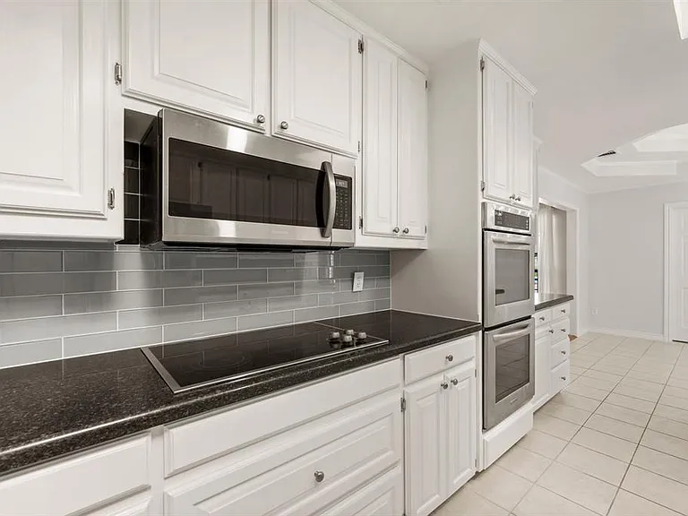 1000 Raven Bend Ct — Photo 17