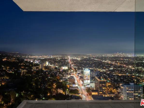 9255 Doheny Rd APT 3005, West Hollywood, CA 90069