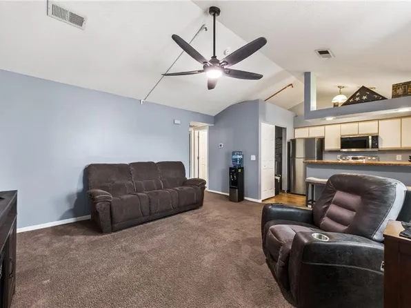 2310 NE 68th St, Gladstone, MO 64118