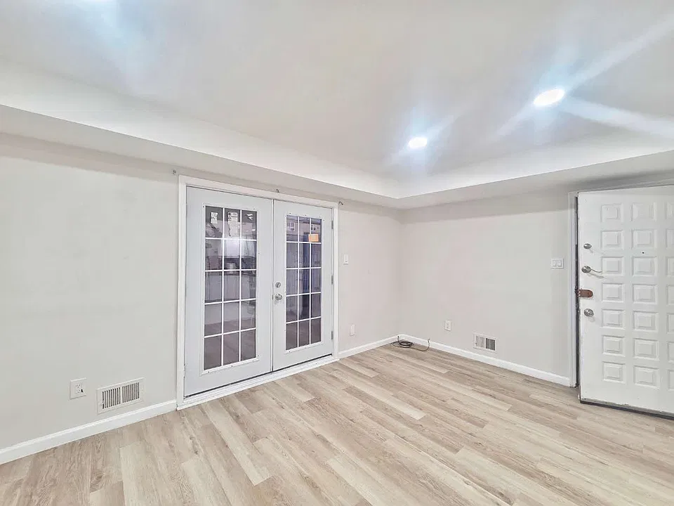 267 Grantwood Ave #1