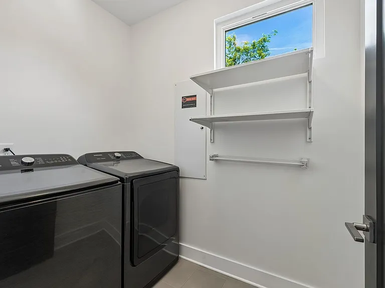 2320 Dalebrook Ct — Photo 18