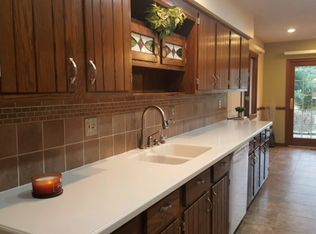 3031 Chaucer Dr NE, Canton, OH