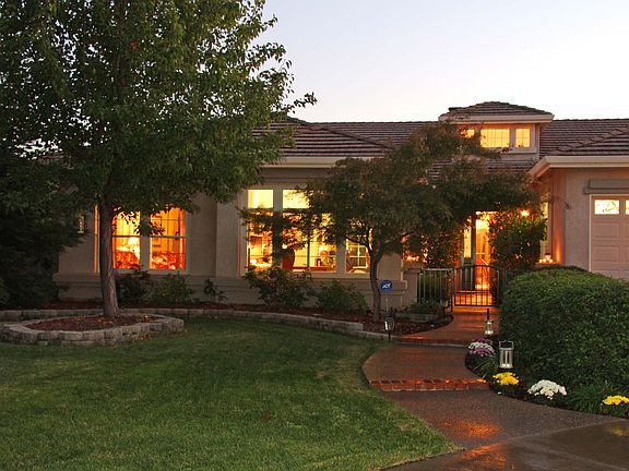 3rd image of 4800 Hangar Ct