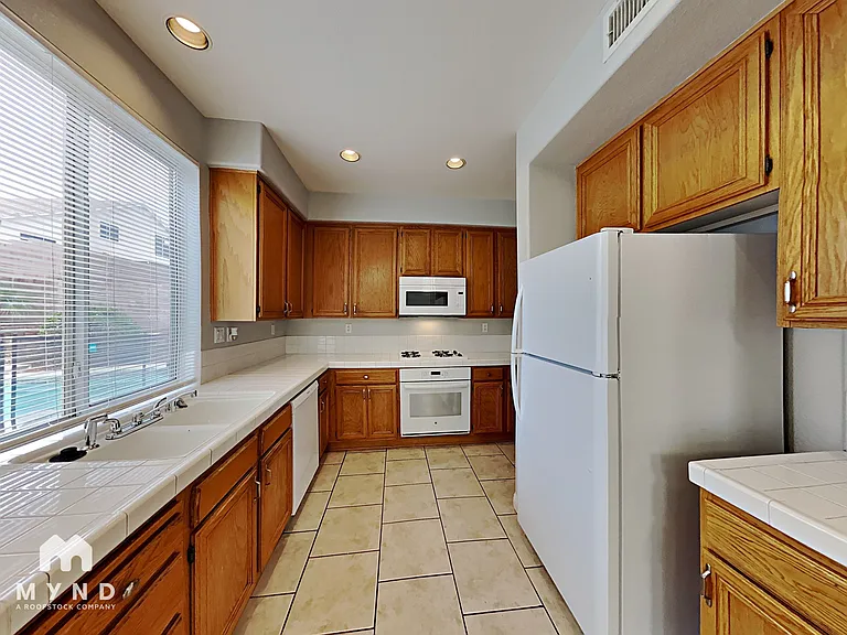 245 Farlin Cir — Photo 4