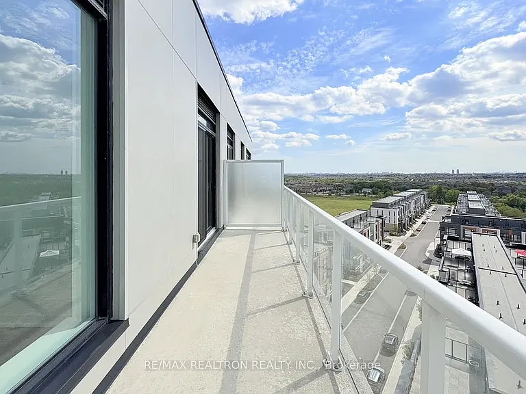 6 David Eyer Rd #Penthouse 915 — Photo 25