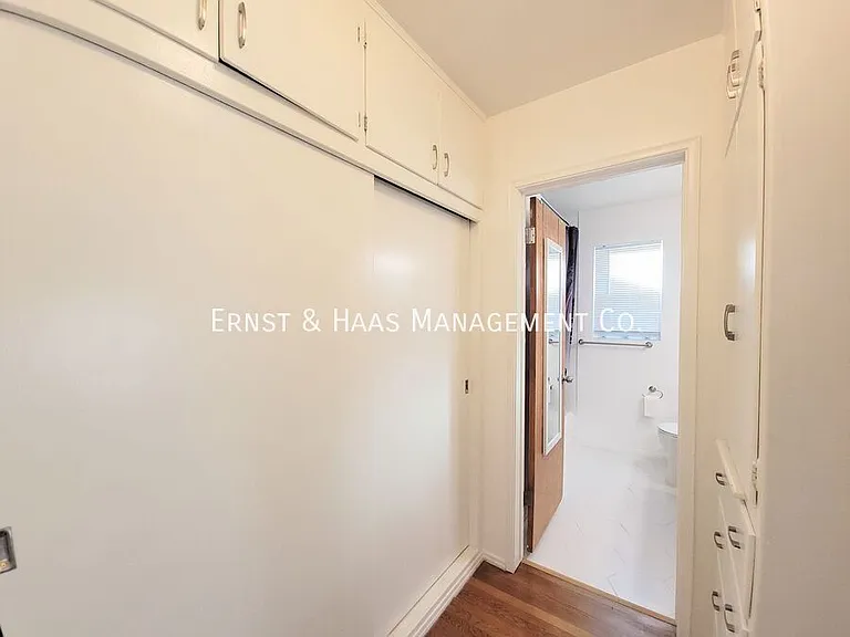 1023 E 1st St #8 — Photo 14