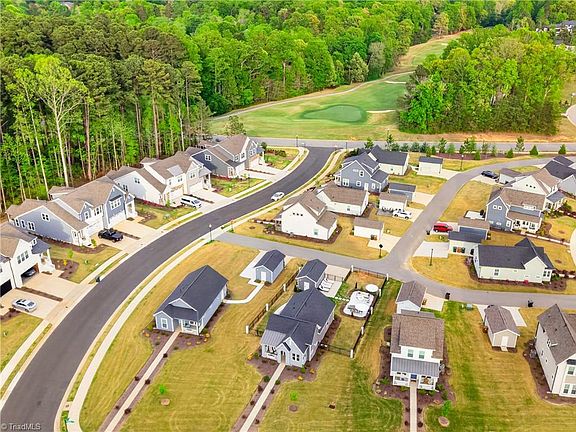 3rd image of 5129 Whaitley Ln