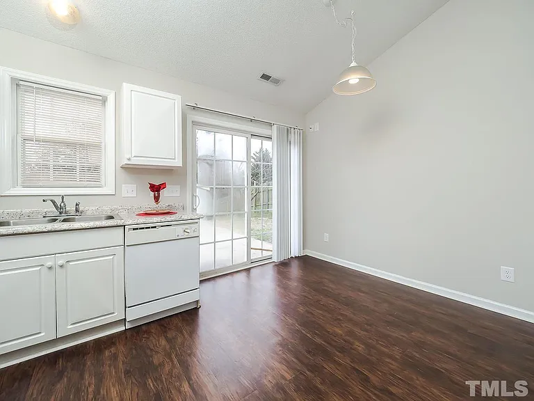 5117 Parkerwood Dr — Photo 11