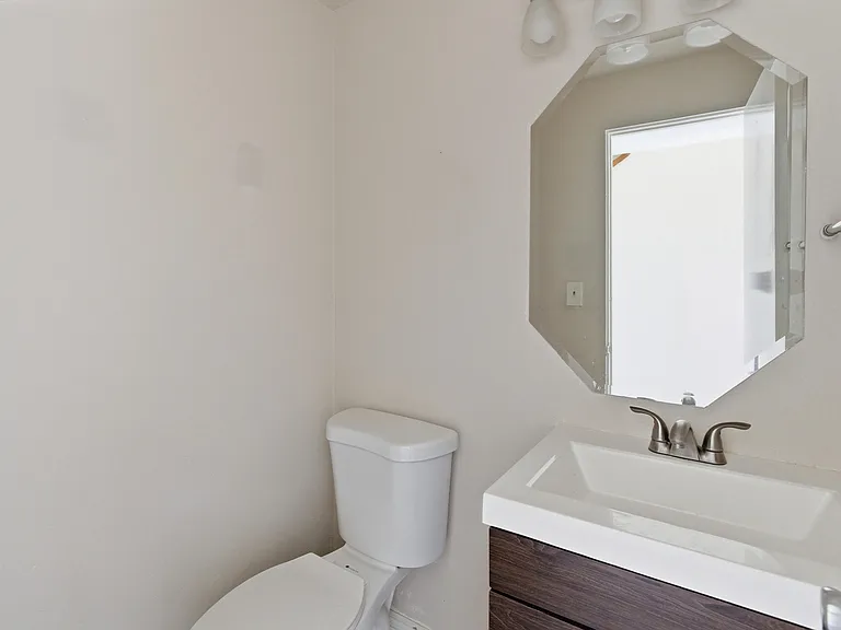 6872 Lampson Ave — Photo 18