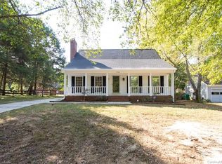 8908 Golf Ridge Dr, Charlotte, NC 28277