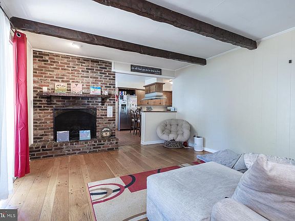 3rd image of 1766 Clover Ave