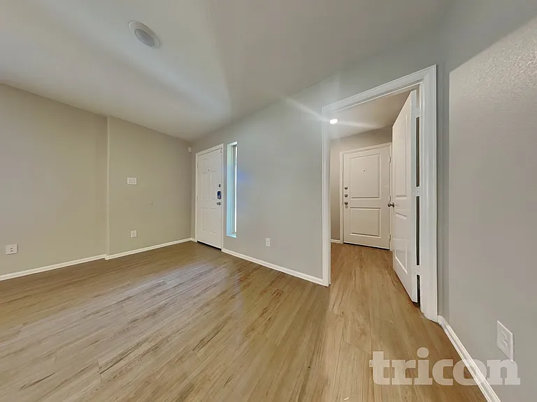 18610 Rosehill Prairie Dr — Photo 2