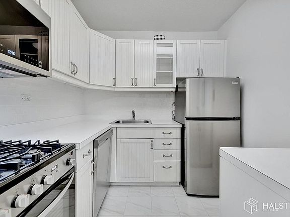 5th image of 300 E 40th St APT 21E