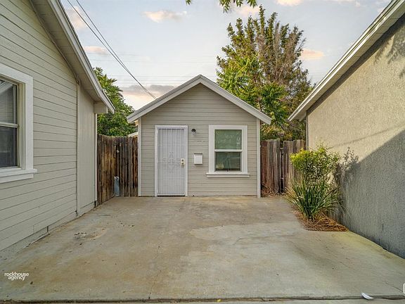 4th image of 412 El Tejon Ave