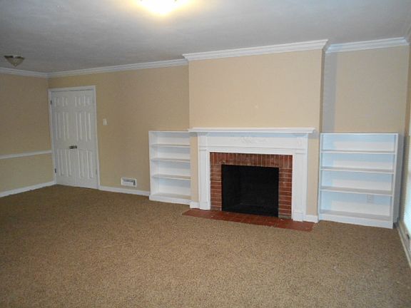 3rd image of 15 Buckeye Dr
