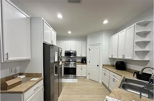6907 Surrey Oak Dr Photo 1