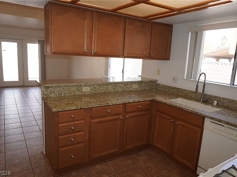 8328 Del Rey Ave — Photo 11