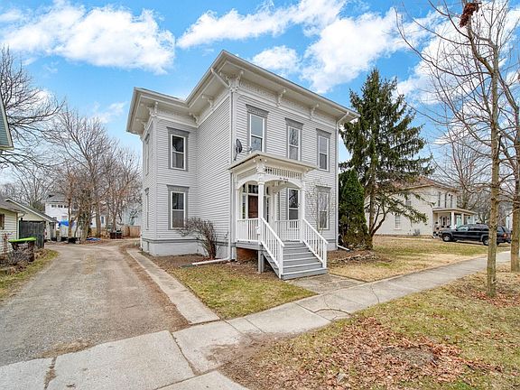 2nd image of 220 Comstock St