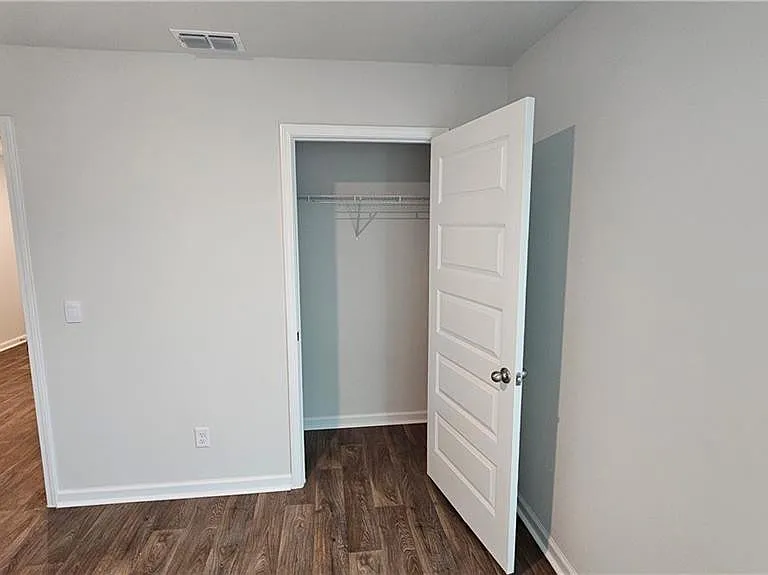 511 Autumns Wood Cir W — Photo 10
