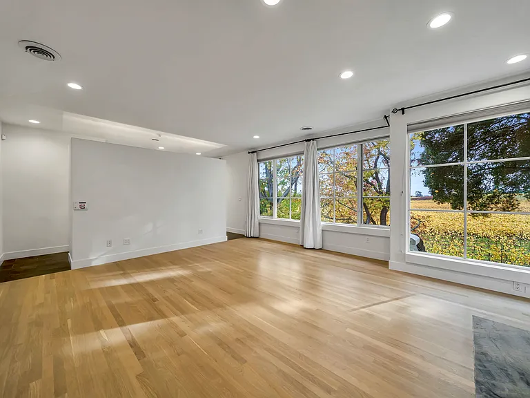 1041 Las Amigas Rd — Photo 16