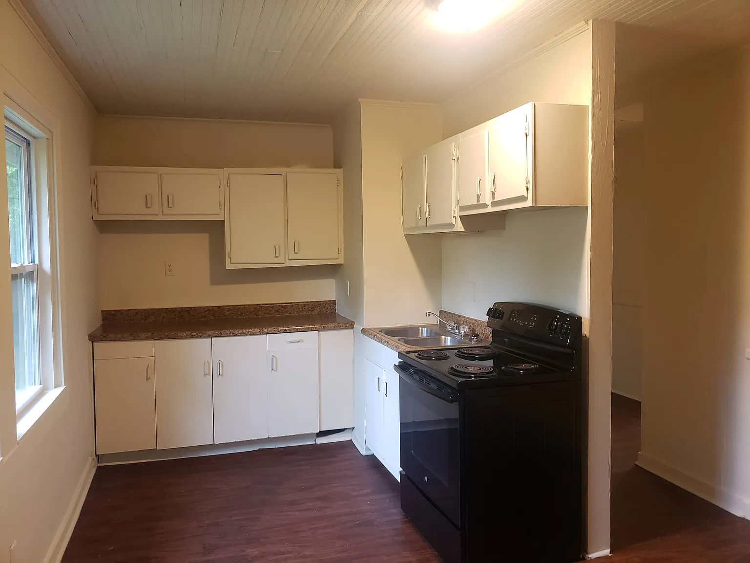 2 bed, 901 sqft, $950 — Photo 2