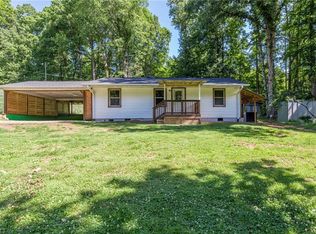 9095 Reynolda Rd, Pfafftown, NC 27040