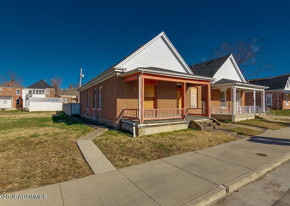 2nd image of 615 School St