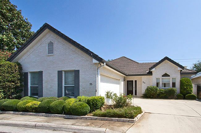 1st image of 35 Campden Cir