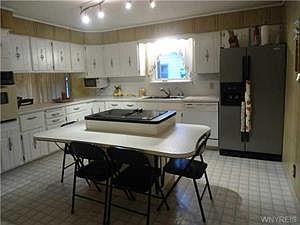 5th image of 1552 Whitney Ave
