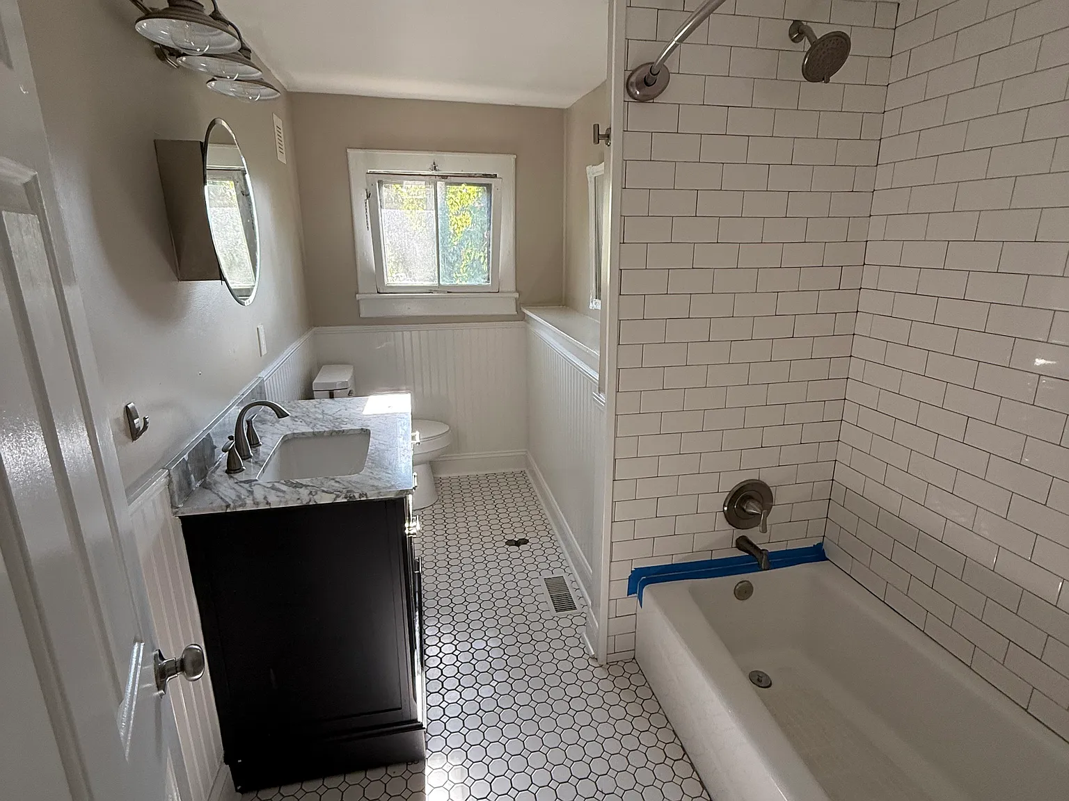 11 Park Ave N — Photo 4