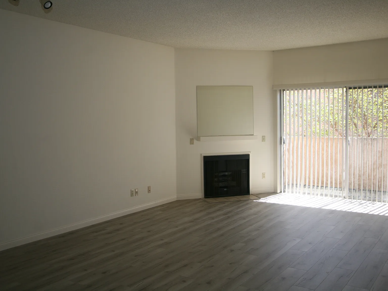 1 bed, 700 sqft, $2,090 — Photo 4