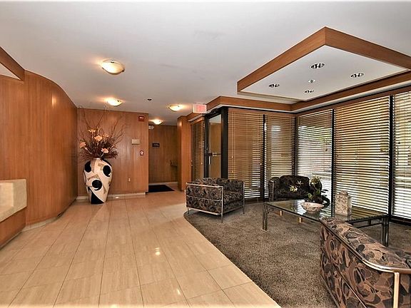 3rd image of 120 Fox Hollow Dr APT 406C
