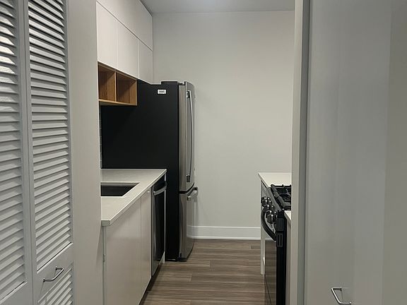 3rd image of 630 N State St APT 1901