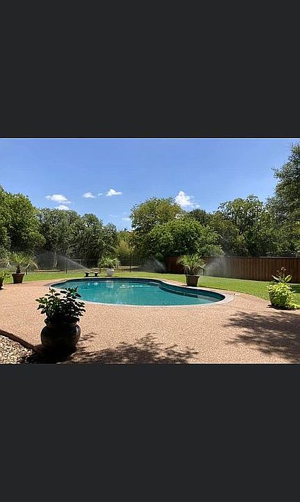 2nd image of 1106 Indian Creek Dr