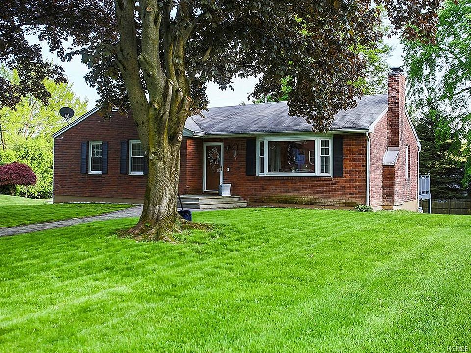 1st image of 19 Fernandez Dr